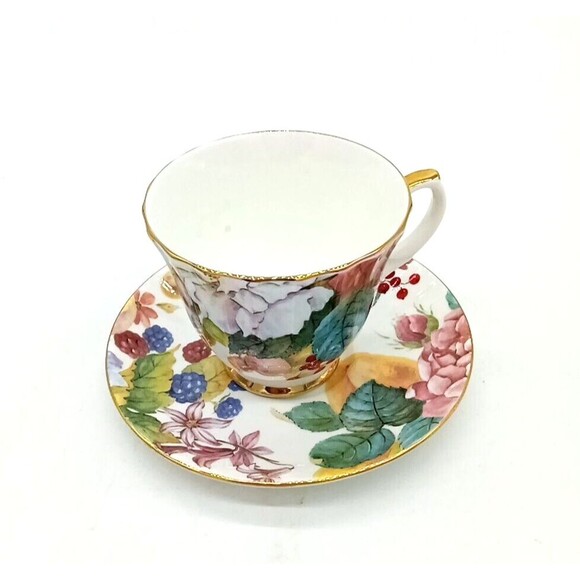 Vintage Royal Winchester Bone China Dutchess Fruit & Floral Pattern Cup & Saucer - Picture 5 of 8